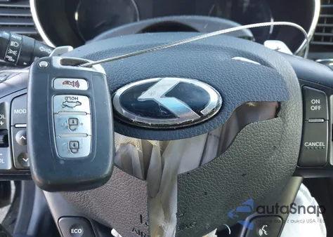 2013 Kia Optima Sx z USA, uszkodzony, nr VIN 5XXGR4A65DG090457